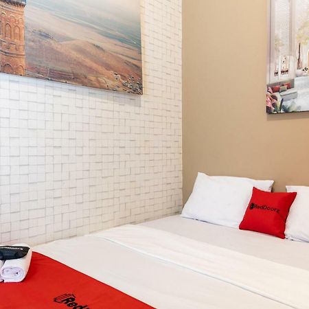 Reddoorz Plus Near Hayam Wuruk 2 Джакарта Экстерьер фото